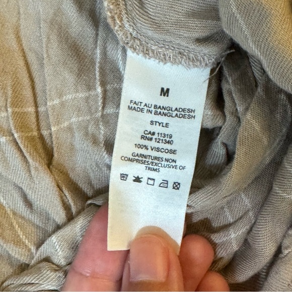 Dynamite Tan and White Casual Button Down Shirt Relaxed Fit

#1015 - Picture 4 of 6